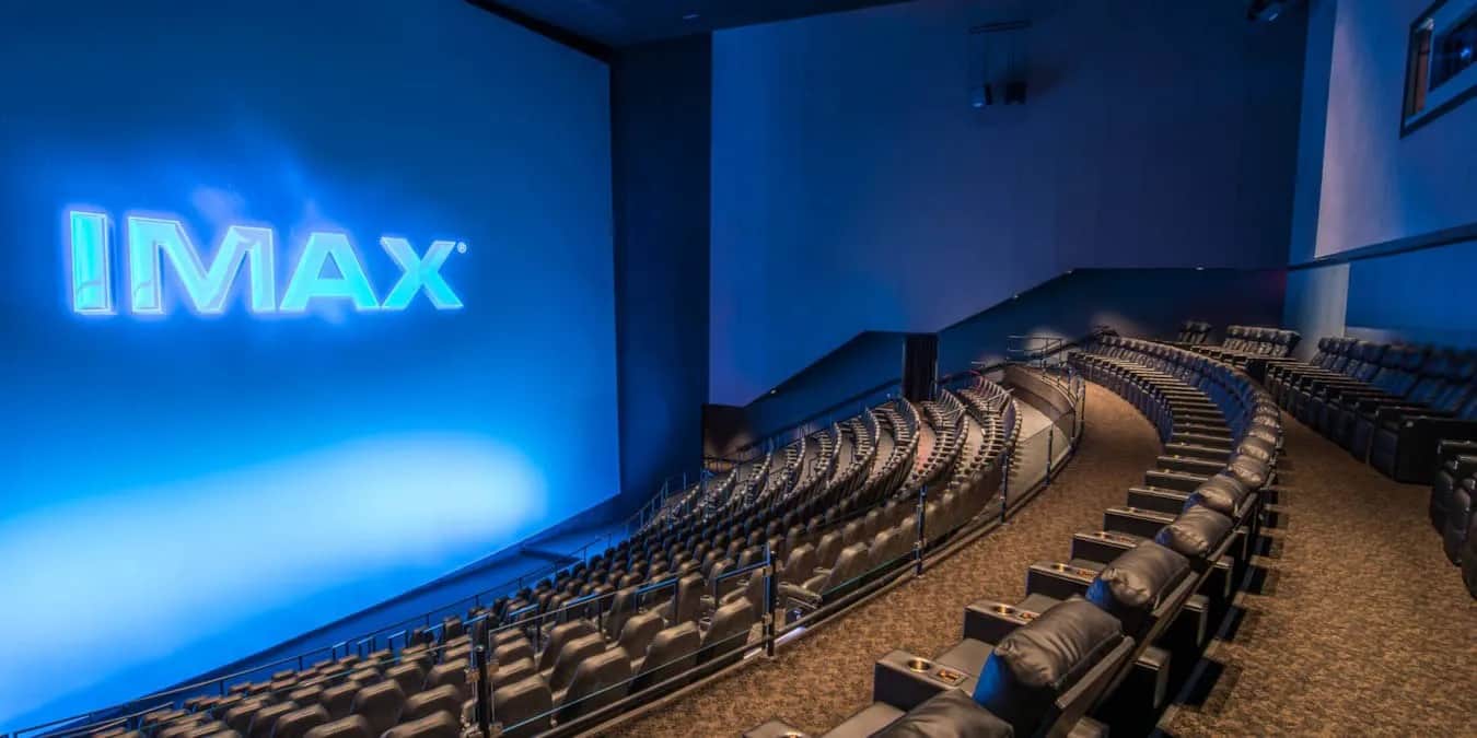 İzmir'de IMAX Sinema Nerede Var? En İyi Koltuk Hangisi?
